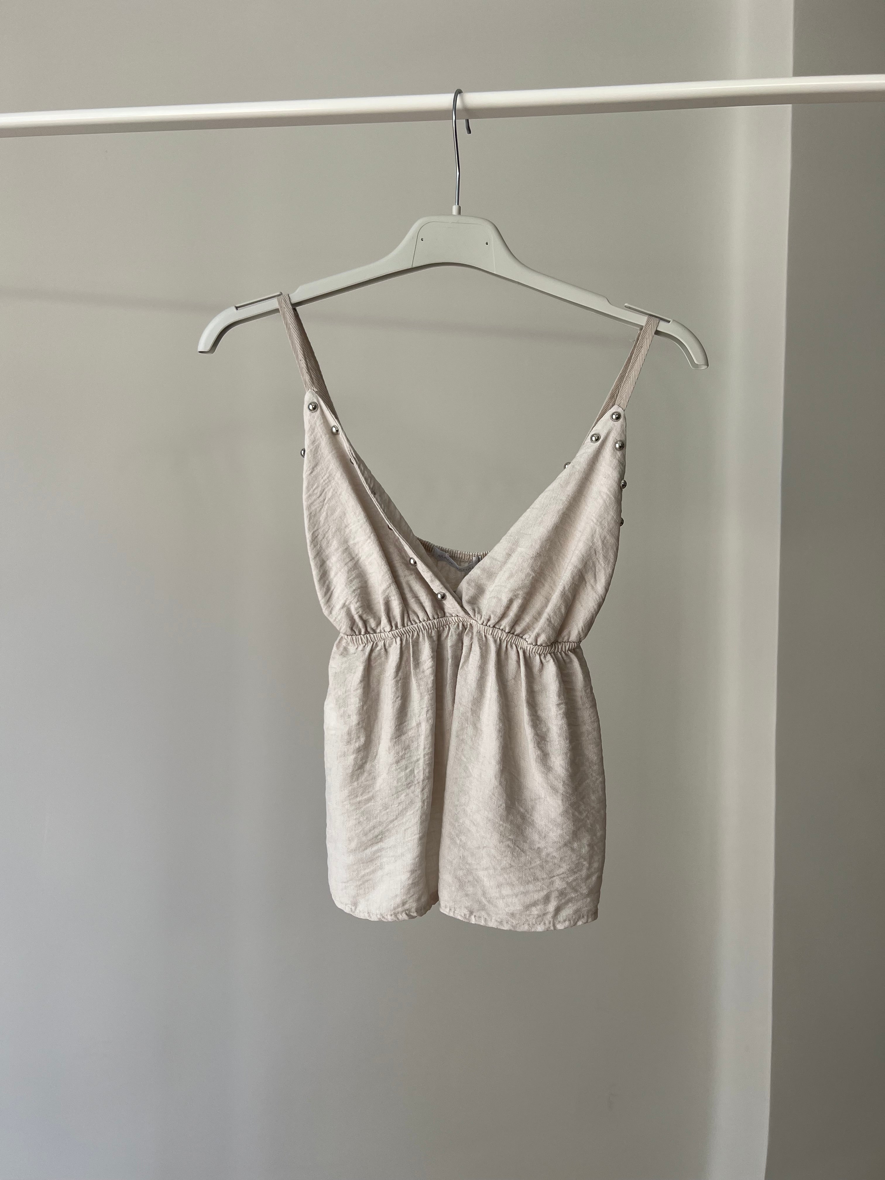 Top Tachas Beig