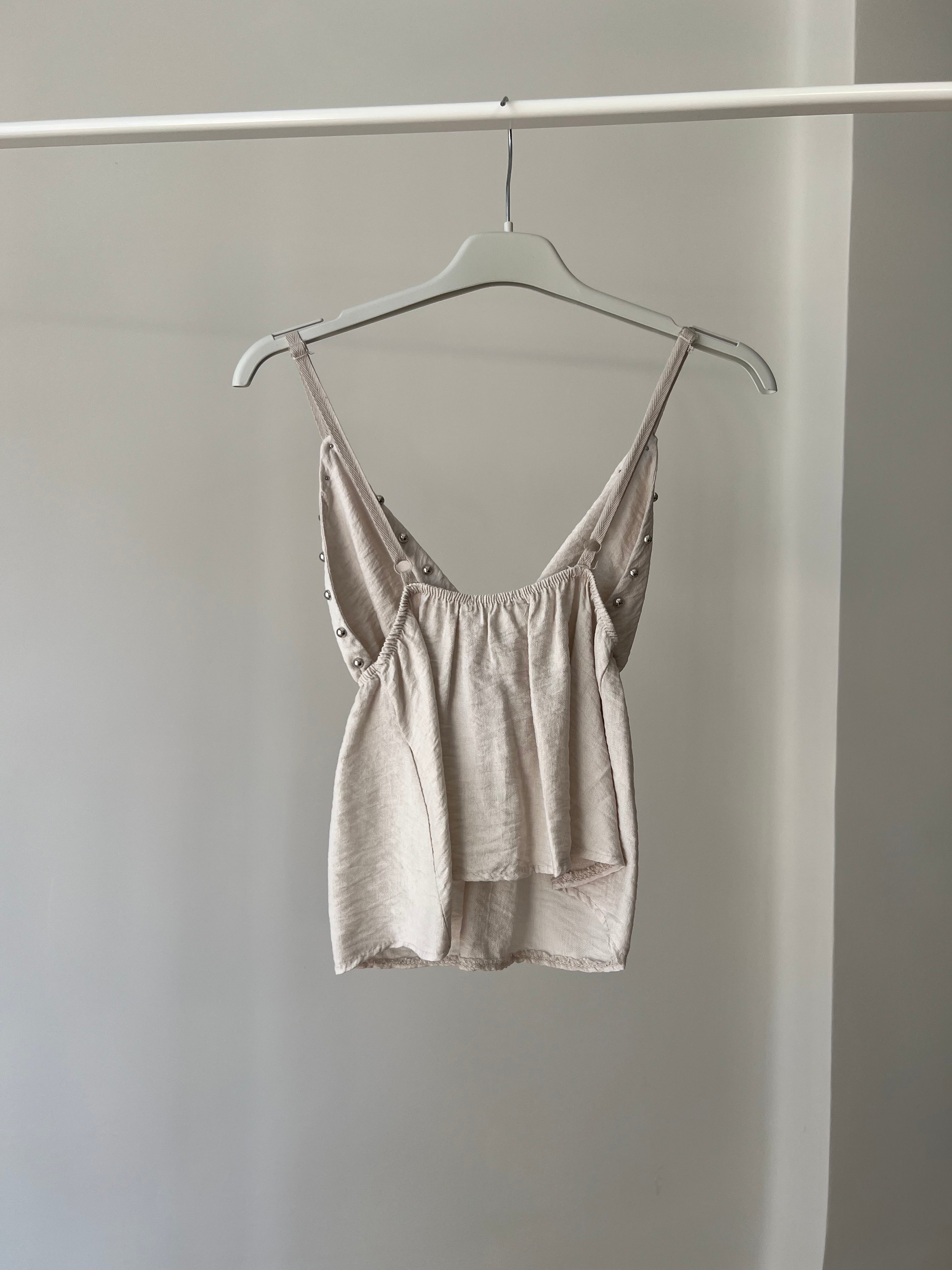 Top Tachas Beig