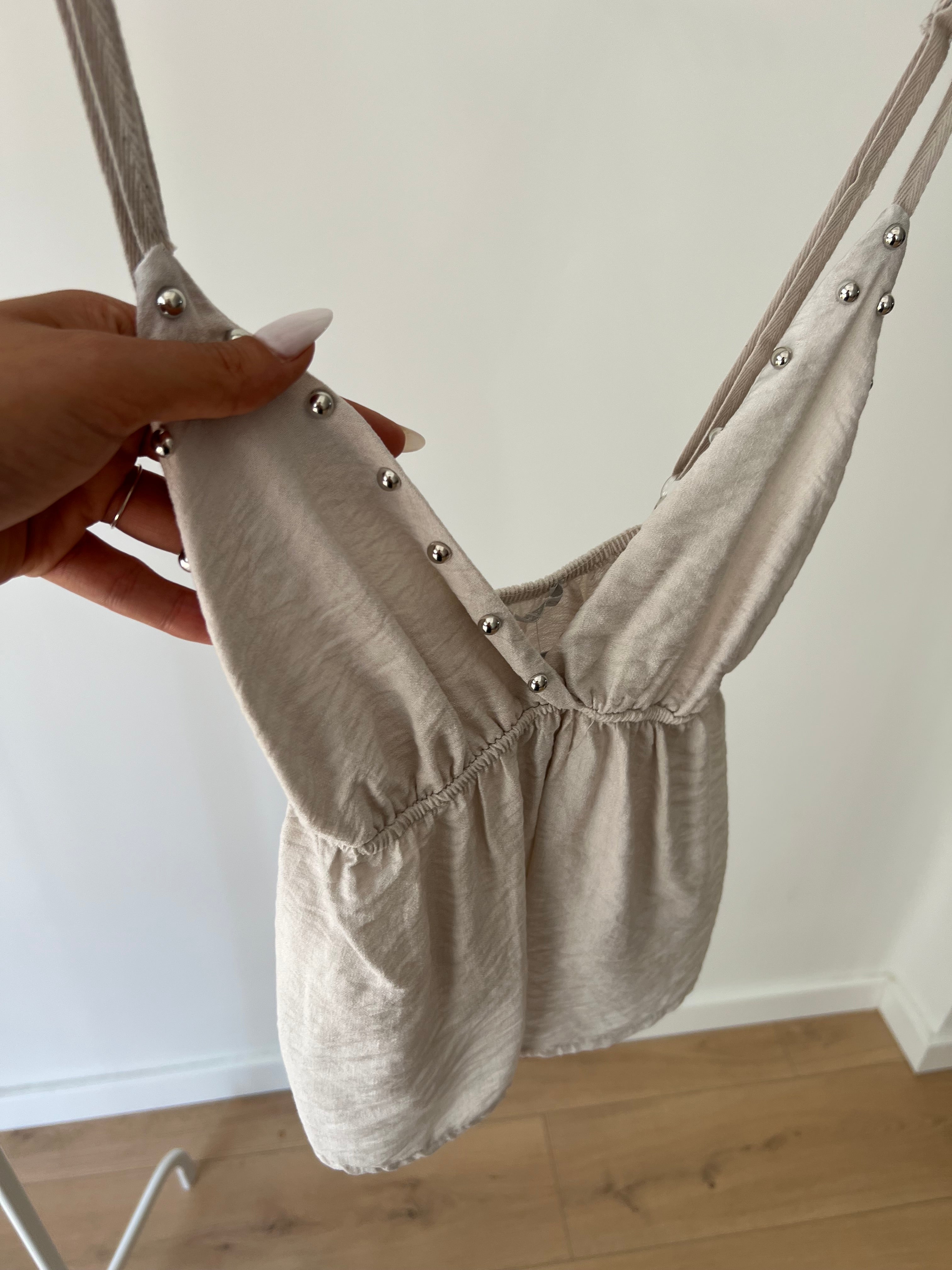 Top Tachas Beig